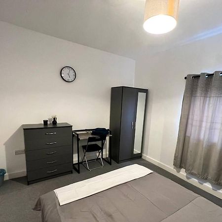 4 Bedroom Terrace House Веллингборо Экстерьер фото