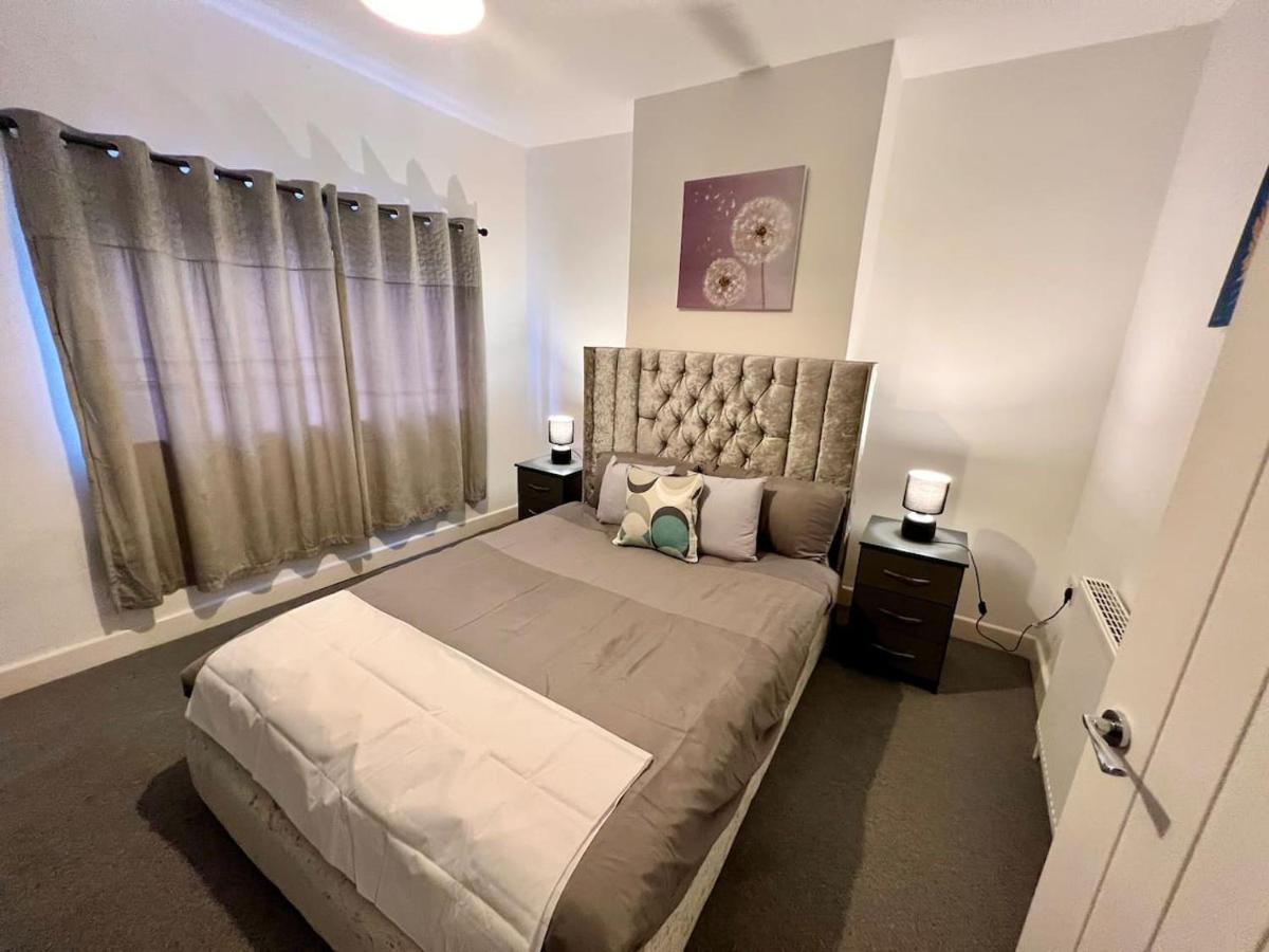 4 Bedroom Terrace House Веллингборо Экстерьер фото